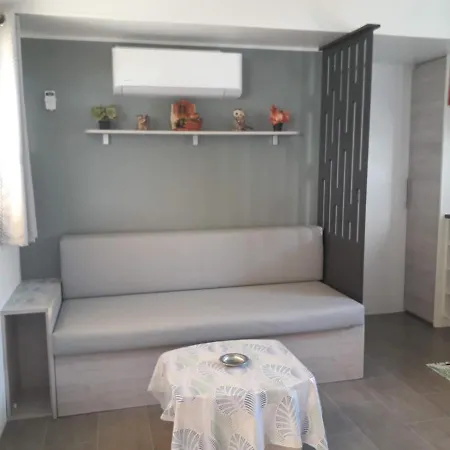 Campsite Mobil Neuf 2 6 Personnes Saint Aygulf *